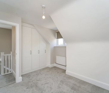 Upton Hall Crescent - Photo 4