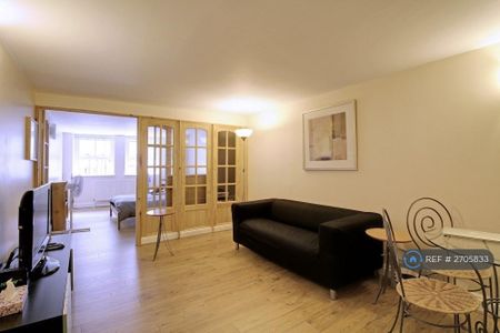 1 bedroom flat to rent - Photo 2