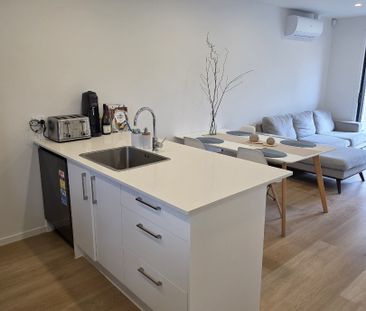 Sunny 2 Bedroom 2 Bathroom with one parking space near new family home - Photo 5