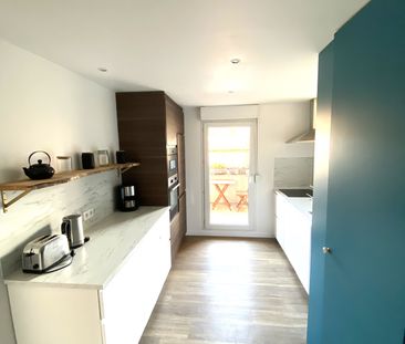 Location Appartement 3 pièces 65m² MARSEILLE 8ème - Photo 5