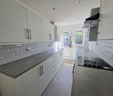 2 bedroom semi-detached bungalow to rent - Photo 6