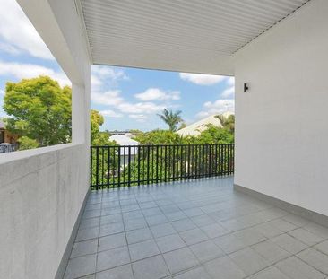 Stunning Apartment in a Highly Sought After Area! - Photo 5