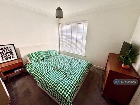 1 bedroom flat to rent - Photo 2
