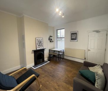 4 Bed Terraced House For Rent - Photo 4