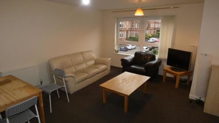 Whitehill Place, Glasgow, G31 2BB - Photo 4