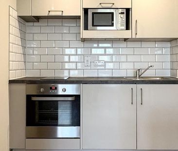 1 bedroom flat to rent - Photo 6