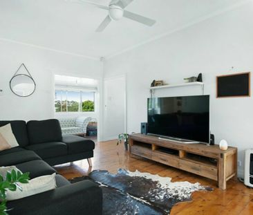 Modern Belmont Home � Spacious, Stylish & Perfectly Located - Photo 1