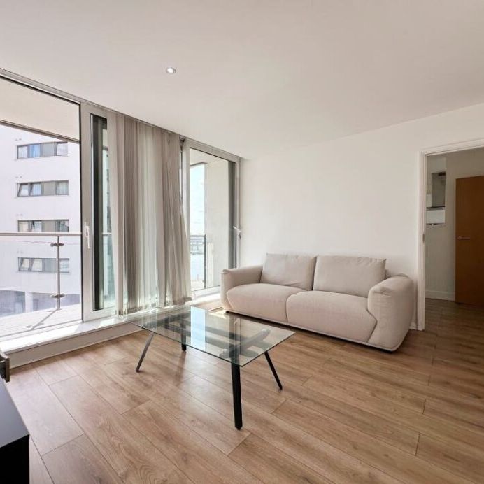 Albert Basin Way, Gallions Reach, London, E16 - Photo 1