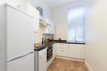 3 bedroom apartment to rent - Photo 2