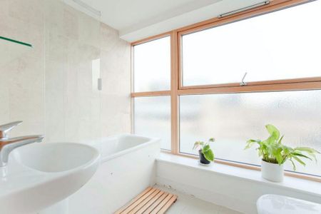 3 bedroom apartment to rent - Photo 5