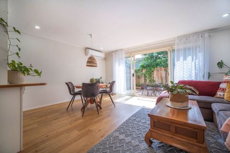 Partly Furnished Townhouse in the Heart of Buderim! - Photo 2