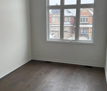 488 Parent Place #Upper - Photo 5