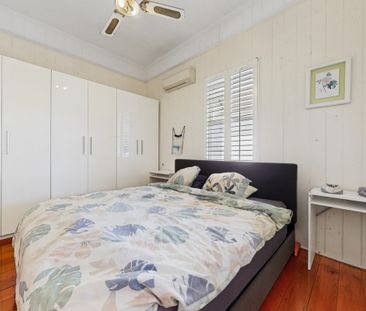 Charming Character Home In The Heart Of Paddington! - Photo 5