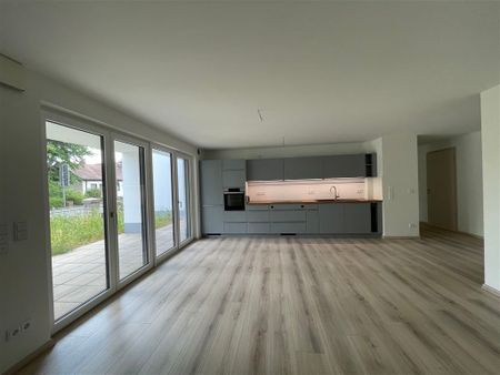 Exklusive Erdgeschoss Wohnung mit Terrasse - Photo 2