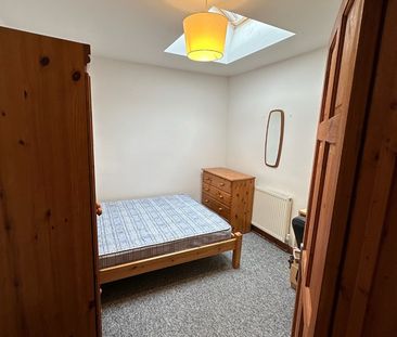 4 Bed Terraced House, Avenue Road, SO14 - Photo 2