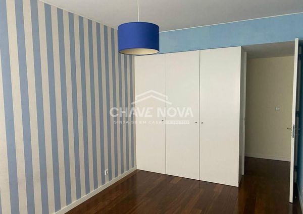 Apartamento T5 em Porto