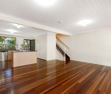 Hawthorne's Hidden Oasis - Photo 2