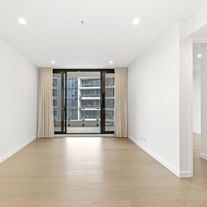 Luxury Living At The Griffin - Photo 1