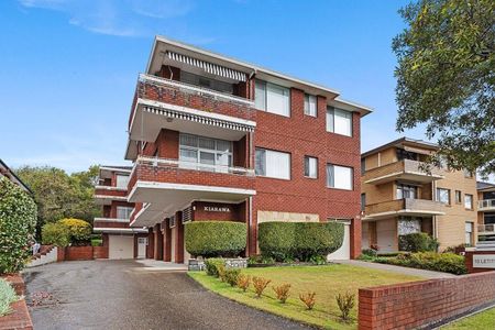 3 Bedroom Unit in the Heart of Oatley - Photo 3