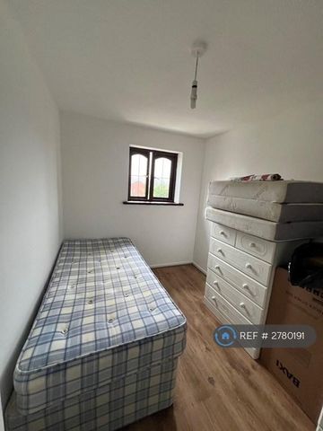 2 bedroom semi-detached house to rent - Photo 2