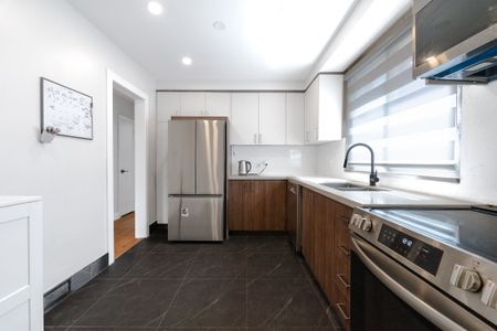 For Lease - 83 Caledonia Road, Toronto, Ontario - Photo 2