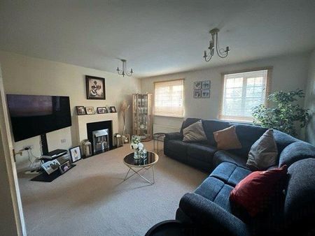 3 bedroom semi-detached house to rent - Photo 2