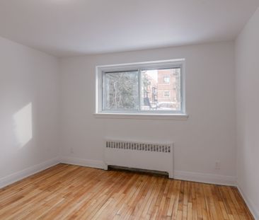 4585 Av. Dupuis - Photo 5