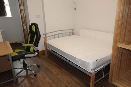 1 bedroom in a house share to rent - Photo 5