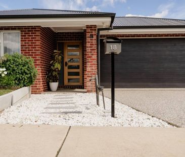 QUALITY FAMILY HOME! - Photo 5