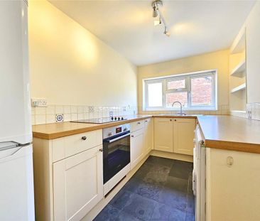 2 bedroom semi-detached house to rent - Photo 2