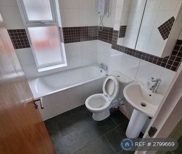 8 bedroom terraced house to rent - Photo 3