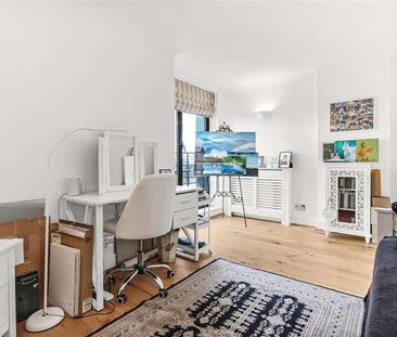 Burrells Wharf Square, London, E14 - Photo 2