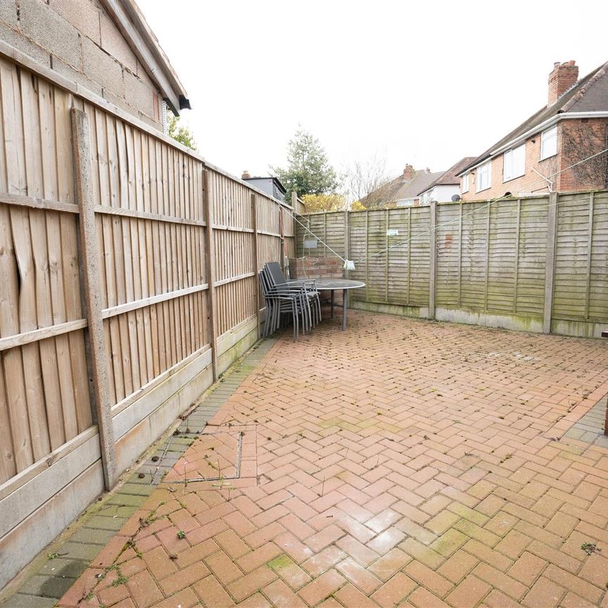 1 bed studio flat to rent in Stroud Road, Solihull, B90 - Photo 1