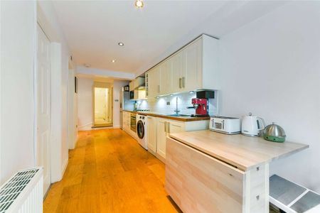 An immaculately presented two bedroom garden flat. - Photo 5