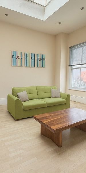 2 Bed Flat, Canute Castle, SO14 - Photo 1