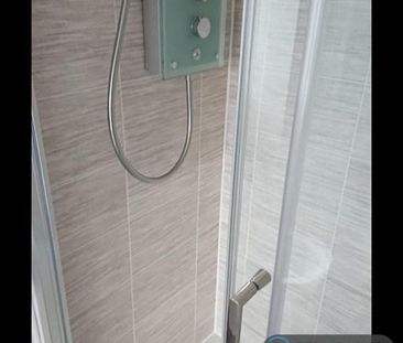 4 bedroom semi-detached house to rent - Photo 2