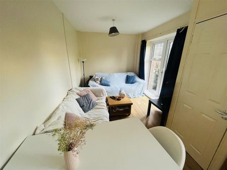 4 bedroom house to rent - Photo 2