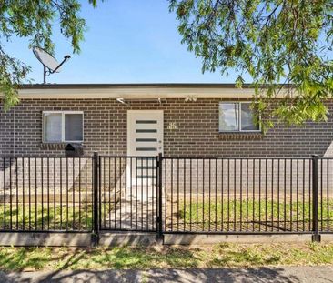 Modern & Private Two-Bedroom Granny Flat - Photo 6