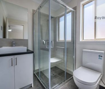 Perfectly Positioned - ALL FEMALE - Shared Accommodation - Bills In... - Photo 3