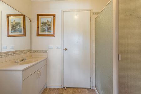 Low Maintenance 2 Bedroom Home - Photo 5