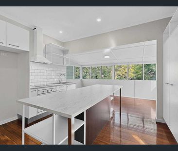 Charming Inner-City Living in the Heart of Red Hill - Photo 4