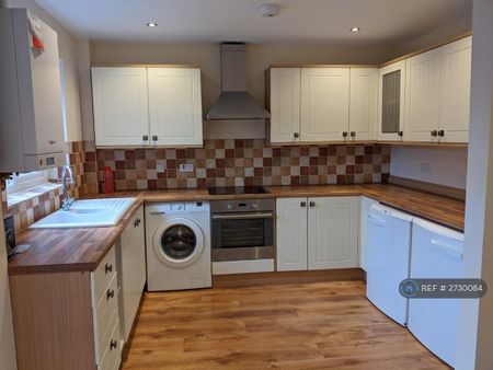 3 bedroom terraced house to rent - Photo 5