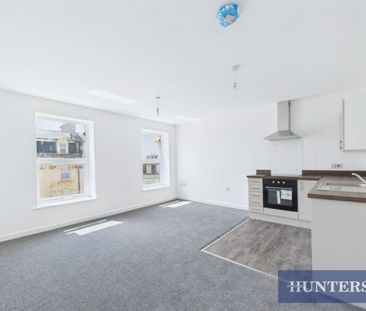 3 bedroom Flat To Let - Photo 6