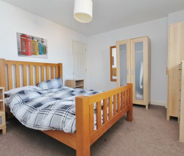 1 bed flat to rent in Sheerness Mews, London, E16 - Photo 2