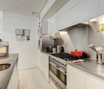 4 bedroom townhouse to rent - Photo 3