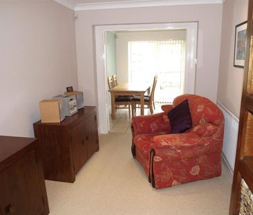 3 bedroom semi-detached house to rent - Photo 4