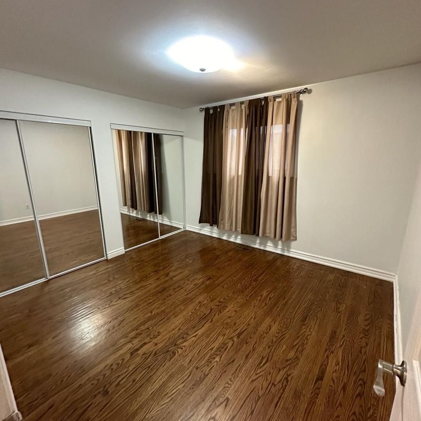 For Lease - 16 Eldon Court, Brampton, Ontario - Photo 1