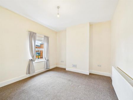 4 bedroom terraced house to rent - Photo 4