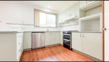 Modern 3-Bedroom Home - Photo 4