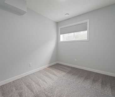 Edmonton Furnished house Rental in Heritage Valley - 1451 Cherniak ... - Photo 6